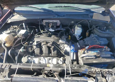 2005 Ford Escape Xlt из США, поврежденный, VIN 1FMYU93105KA70752